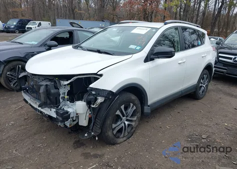 2017 Toyota Rav4 Le z USA, uszkodzony, nr VIN JTMBFREV8HJ149441